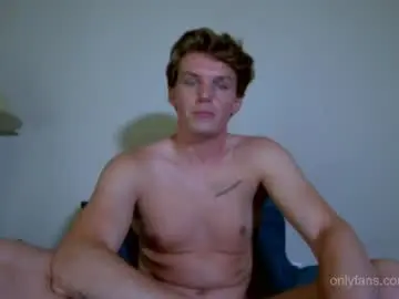 Chaturbate Live Sex Cam of deeyungguy
