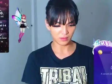 Chaturbate Live Porn of hollywoodbitch