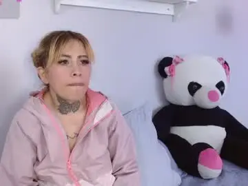 Chaturbate Live Sex Cam of katty_candyy