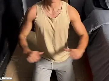 Chaturbate Live Sex Cam of salvatore_romanoo
