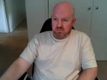Chaturbate Live Sex Cam of kiwiben45