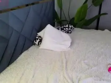 Chaturbate Live Sex Cam of scarlet_ice