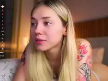 Chaturbate Live Sex Cam of cinacandy