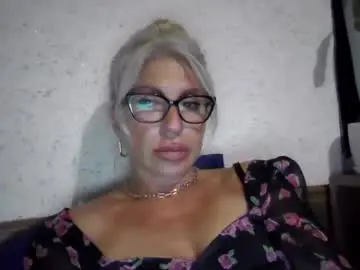 Chaturbate Live Sex of fox_red_lady7