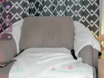Chaturbate Live Sex Cam of alyjonesoficiall_