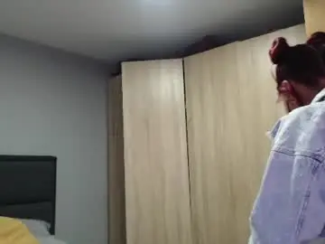 Chaturbate Live Sex Cam of atena_messy
