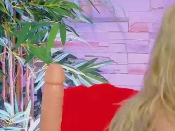 Chaturbate Live Sex Cam of helenceccile