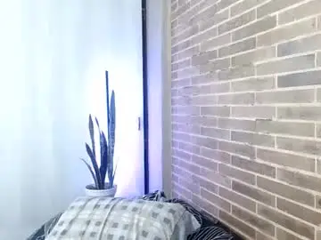 Chaturbate Live Sex Cam of helenacyruss666