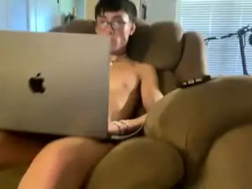 Chaturbate Live Sex Cam of hottiewithabody101