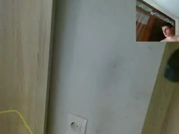 Chaturbate Nude Webcam of poliglotjoe2