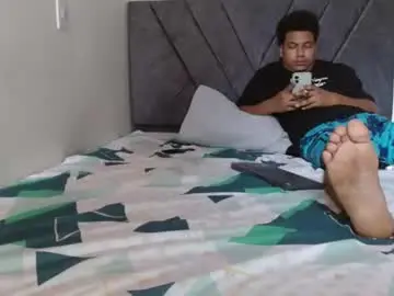Chaturbate Live Sex Cam of giant_feet