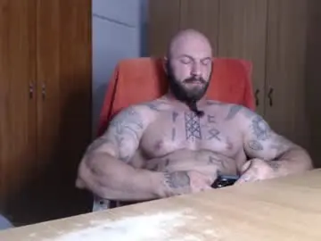 Chaturbate Live Sex Cam of strongivan