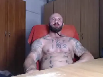 Chaturbate Live Porn of strongivan