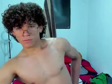 Chaturbate Nude Webcam of tom_blue10