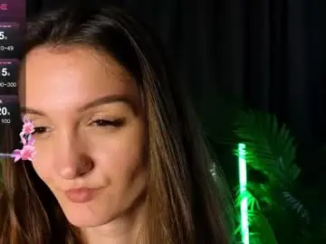 Chaturbate Nude Webcam of debihenks