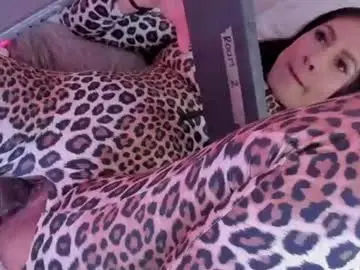 Chaturbate Adult Webcams of halie728