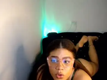 Chaturbate Adult Webcams of isamoon99