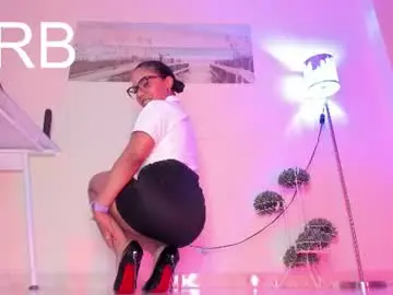 Chaturbate Live Porn of thais_dreams