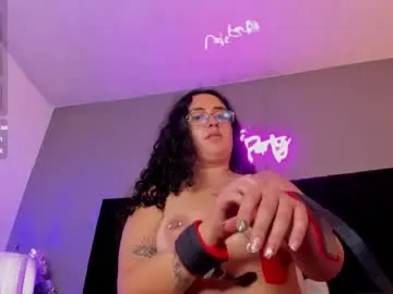 Chaturbate Live Sex Cam of isaxcurves