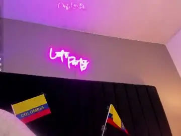 Chaturbate Watch Live Sex Cams of isaxcurves