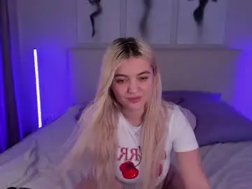 Chaturbate Live Sex Cam of kisadelunna_
