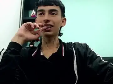 Chaturbate Free Porn Cam of ttimy_x_boy