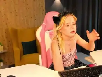 Chaturbate Sex Cam of kiki_peach