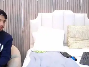 Chaturbate Adult Webcams of steven_skiing