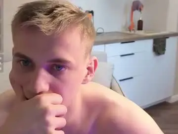 Chaturbate Best live sex cam show of holiday_boys