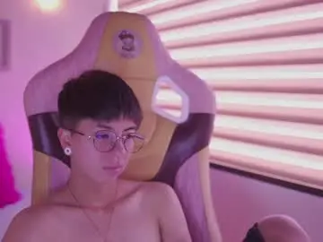 Chaturbate Adult Webcam of tommy_blue1