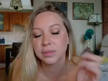 Chaturbate Nude Webcam of _mari_