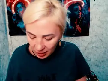 Chaturbate Sex Chat of alinafrey_
