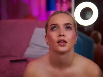 Chaturbate Watch Live Sex Cams of elyssawetxx