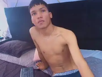 Chaturbate Sex Cam of kirossinclair