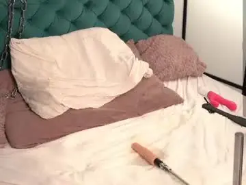 Chaturbate Live Sex Cam of shiny_lily