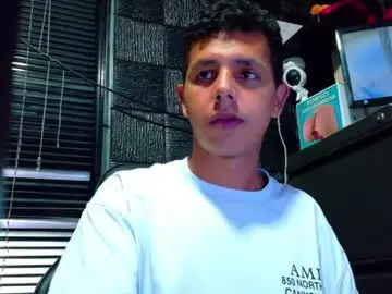 Chaturbate Live Sex of g_lincoln