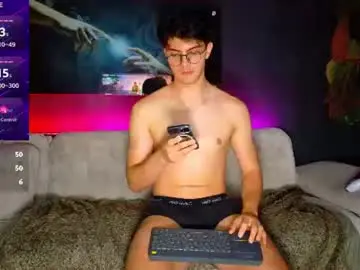 Chaturbate Live Sex Cam of maisonbastian