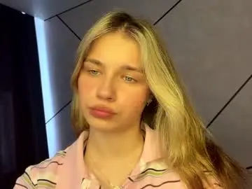 Chaturbate Best live sex cam show of laurineleconey