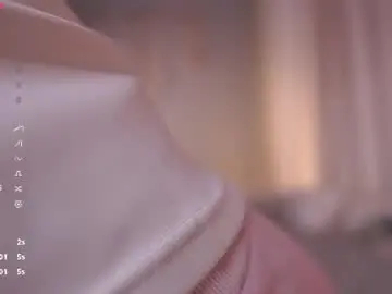 Chaturbate Live Sex Cam of chiaraamore