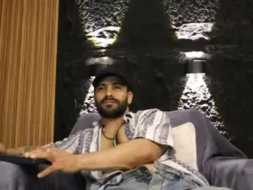 Chaturbate Live Porn of leo_diaz01