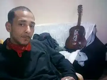 Chaturbate Live Sex Cam of latinounder