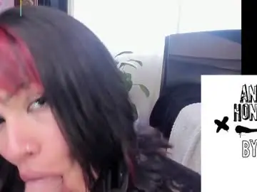 Chaturbate Live Sex Cam of anhiahoney02