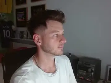 Chaturbate Live Sex Cam of freddy_star