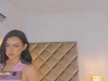 Chaturbate Best live sex cam show of malaia_hills