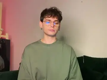 Chaturbate Free Live Porn of oliverlawrence
