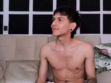 Chaturbate Live Sex Cam of austin_falcon