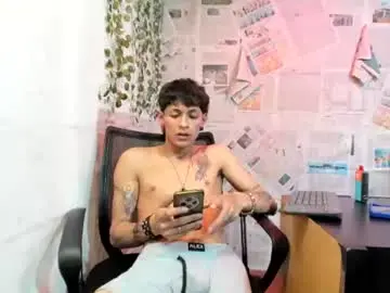 Chaturbate Nude Webcam of alexandluke1
