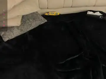 Chaturbate Live Sex Cam of lilyrousse_