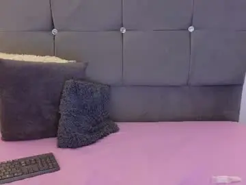 Chaturbate Live Sex Cam of miamackleyn_