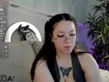 Chaturbate Sex Cam of kira_be11